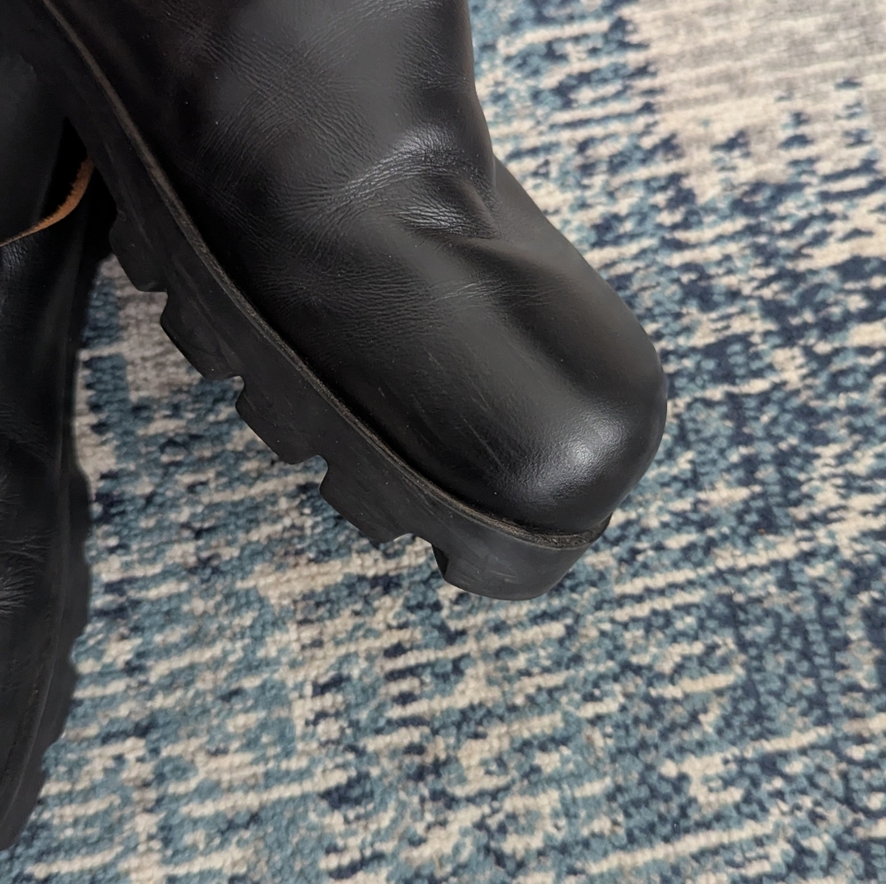 Camper Black Leather Slip-On Clogs - Picture 7 of 8